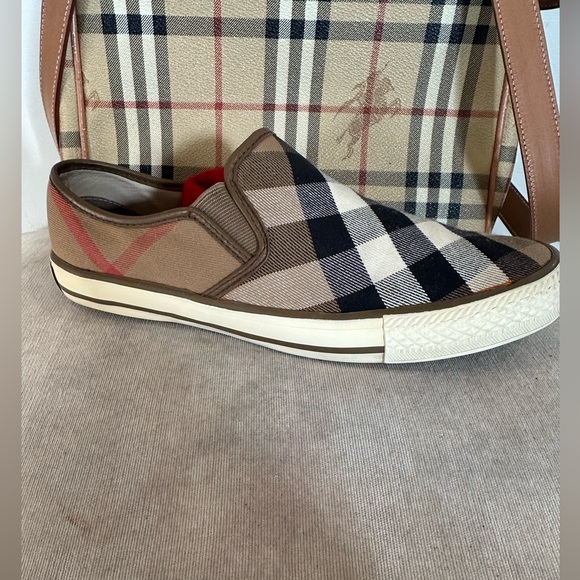 Burberry sneakers - Picture 1 of 9